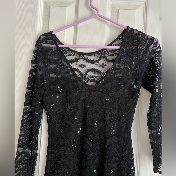 Black lace and sequin fitted midi dress - Picture 9 of 9